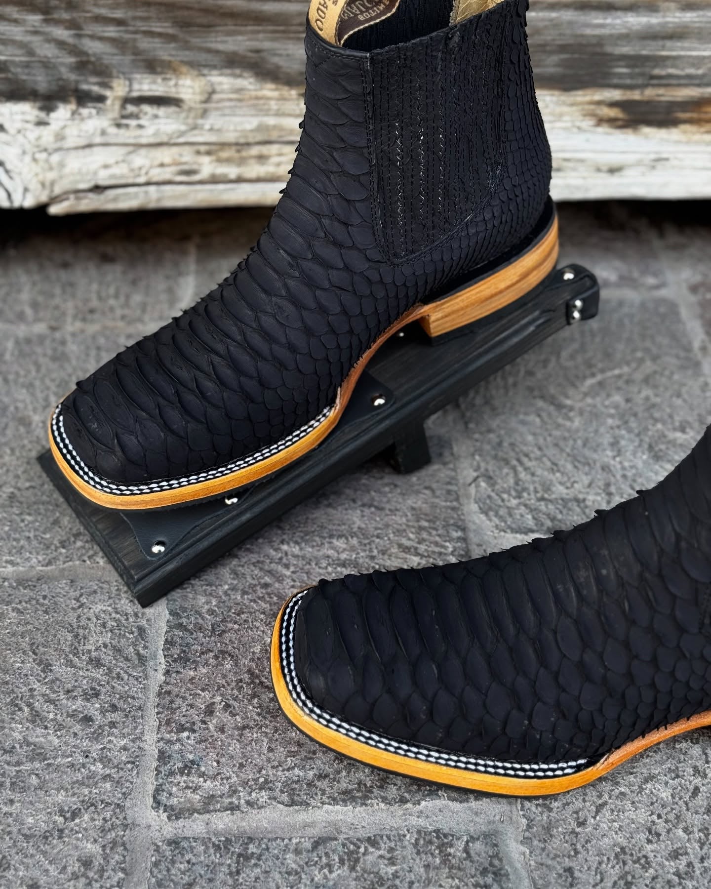 Complete Exotic Pythons Boots