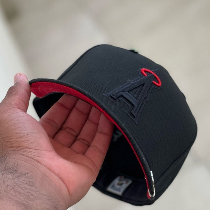 Red Aperture A Cap